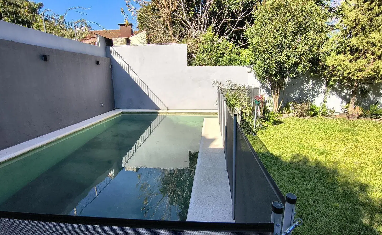 Casa en Venta 5 Ambientes Jardin Cochera Pileta en Olivos 2