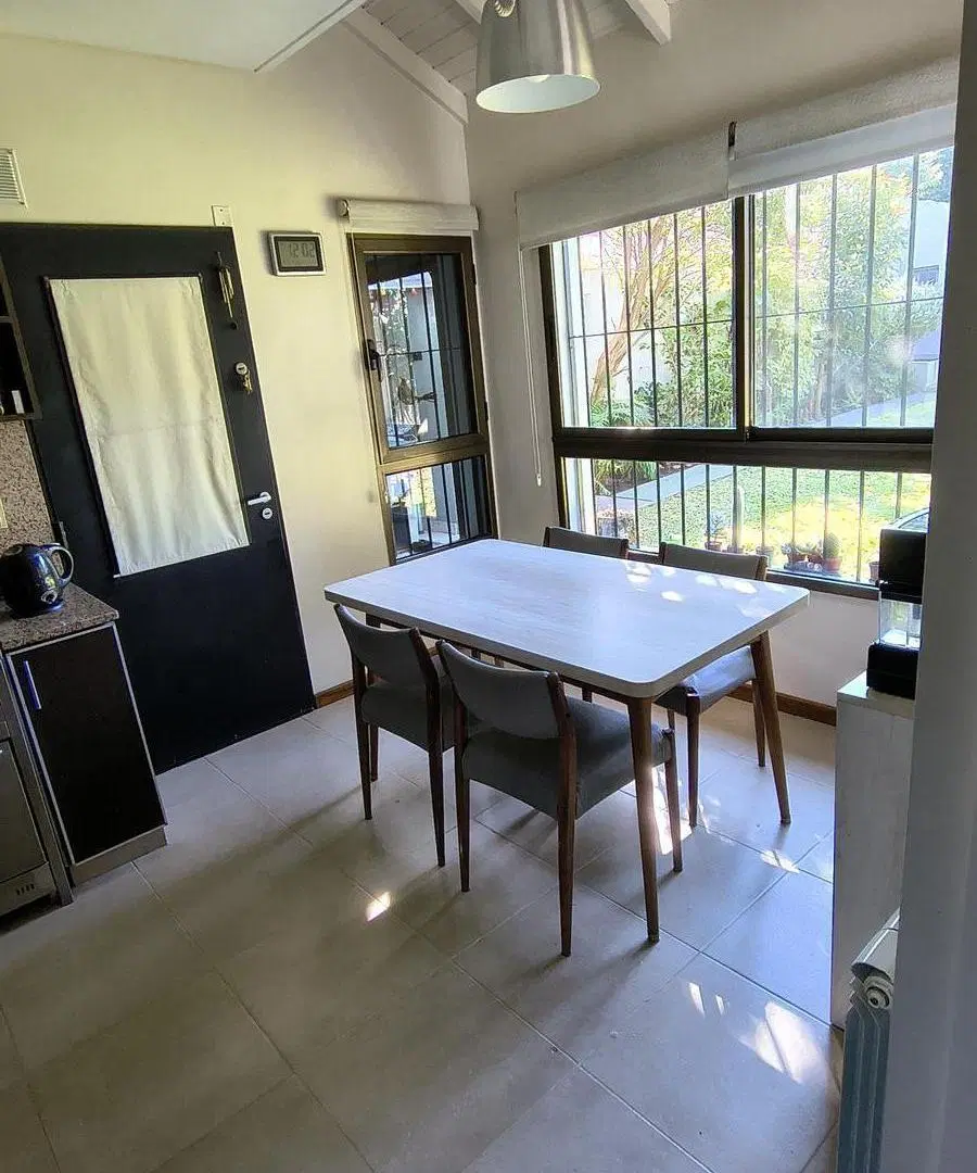 Casa en Venta 5 Ambientes Jardin Cochera Pileta en Olivos 4