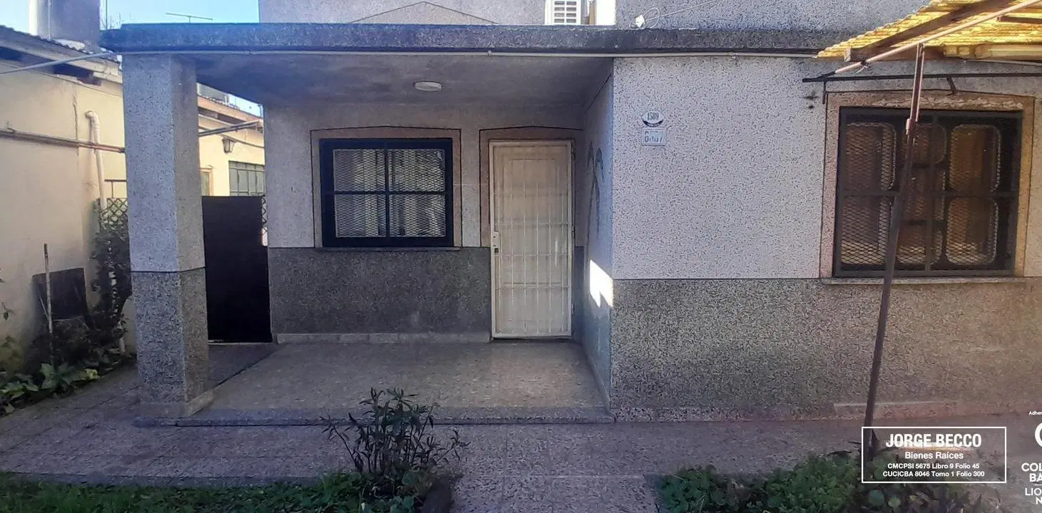 Casa en venta 4 ambientes en Jose Leon Suarez con jardin, cochera y terraza 3