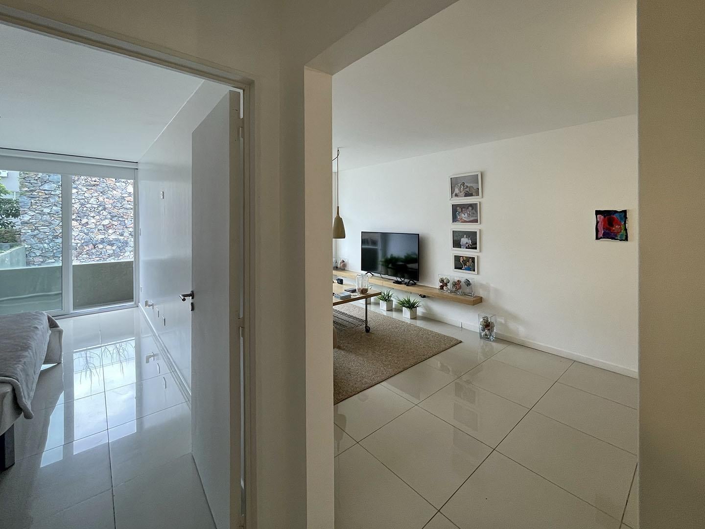 Foto de Departamento en Venta San Isidro - 2 Amb - Cochera y Pileta, imagen 1