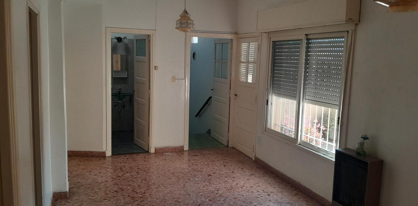 Foto de Venta PH 4 ambientes en Villa Adelina con patio sin expensas, imagen 3