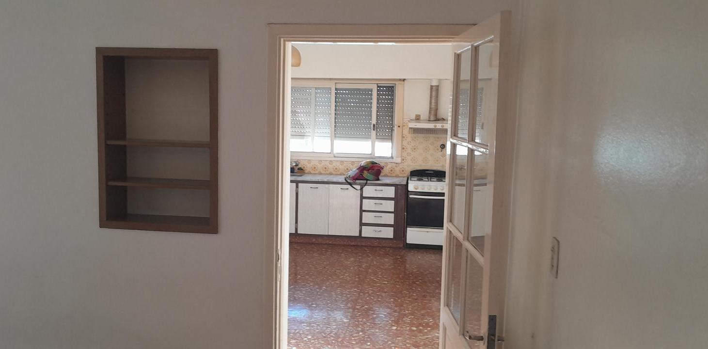 Foto de Venta PH 4 ambientes en Villa Adelina con patio sin expensas, imagen 1