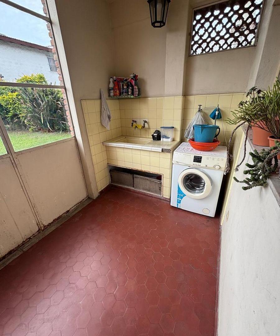 Foto de Venta Casa - 6 amb - Olivos - Quincho/parrilla-altillo-cava, imagen 5