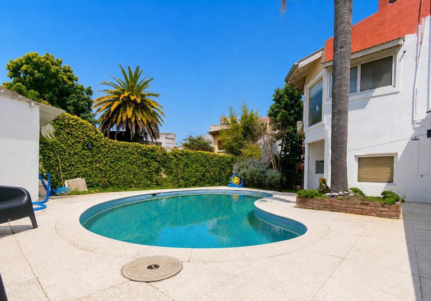 Foto de Oportunidad Casa 6 ambientes con Pileta en Martinez, imagen 2