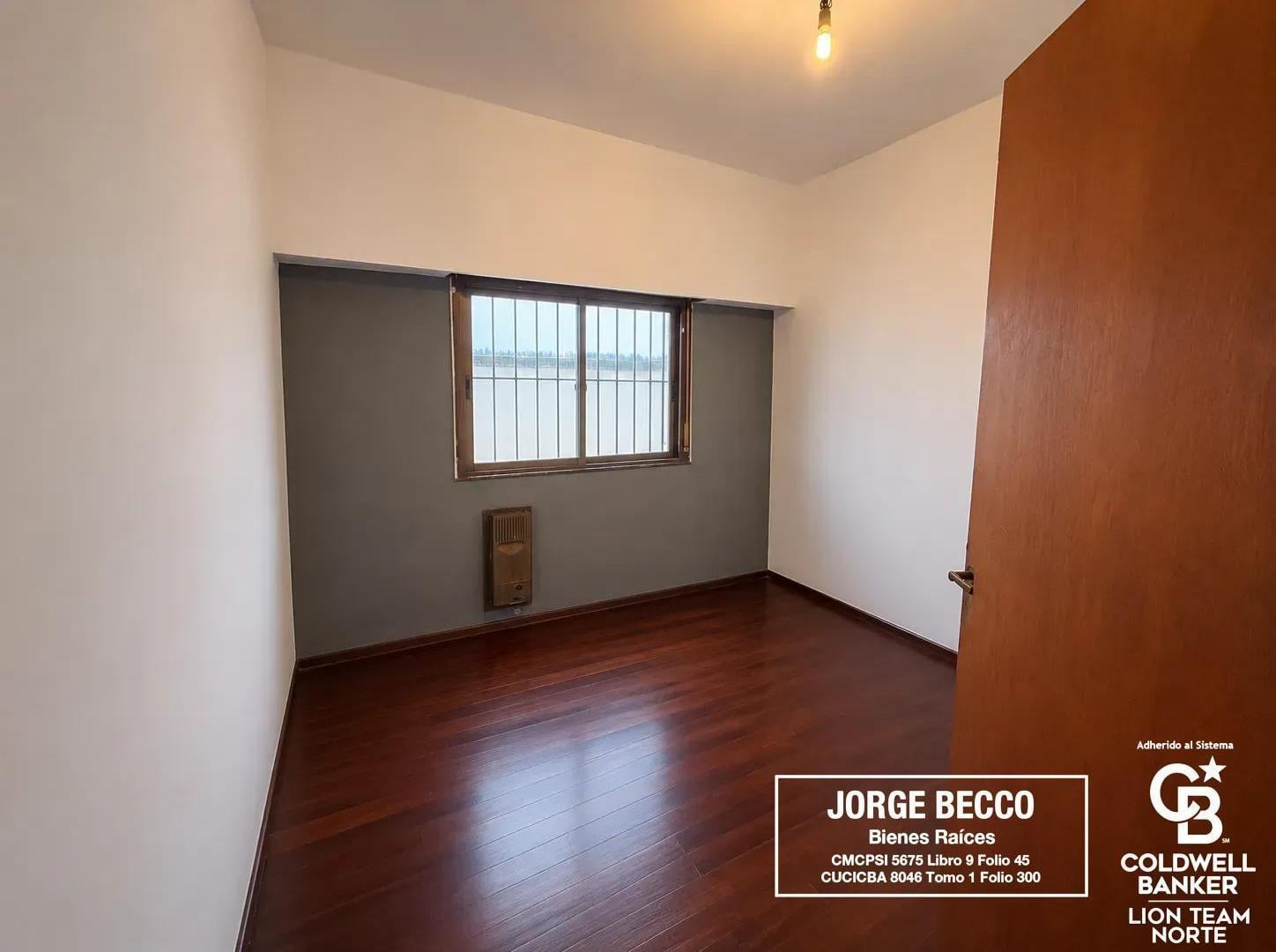 Foto de Venta casa 9 ambientes en Villa Maipu con terraza, patio y garaje, imagen 1