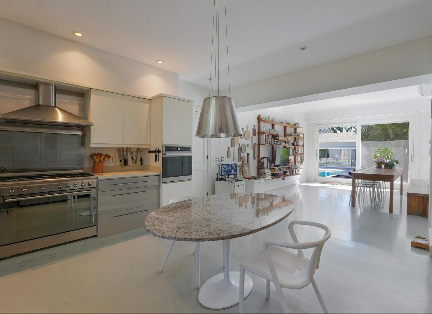 Foto de Venta casa 5 ambientes lote 2300 M2 en Lomas de San Isidro, imagen 4