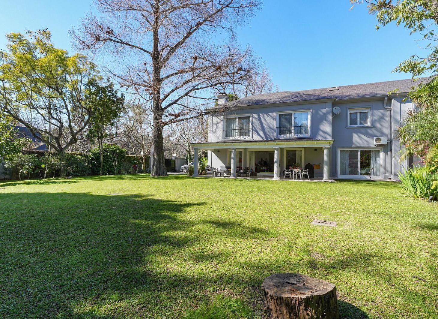 Foto de Venta casa 5 ambientes lote 2300 M2 en Lomas de San Isidro, imagen 3
