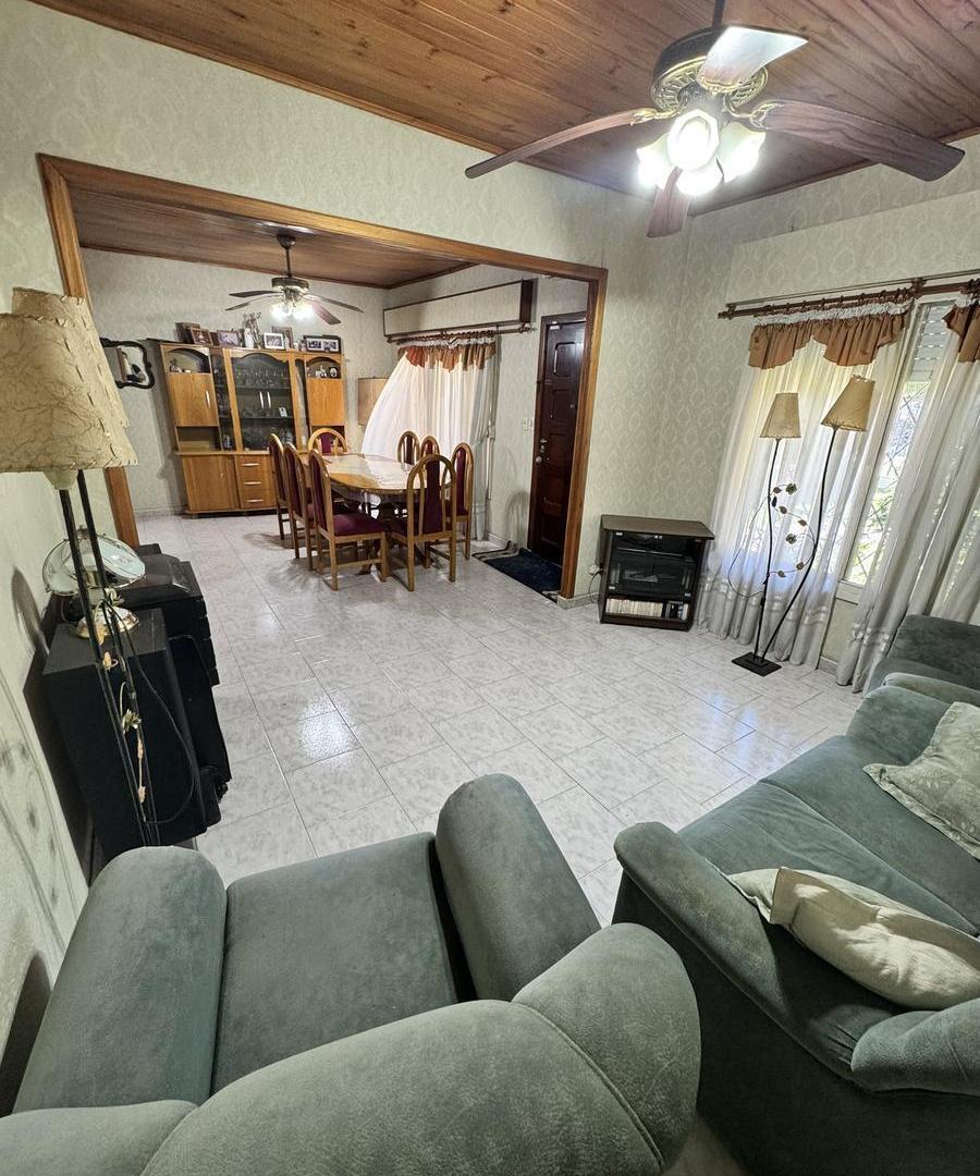 Foto de Venta Casa en Sourigues con pileta, patio y cochera, imagen 3