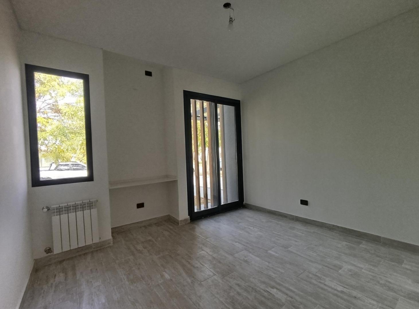 Foto de VENTA CASA A ESTRENAR HARAS SANTA MARIA 5 AMBIENTES LOTE 737MTS, imagen 4