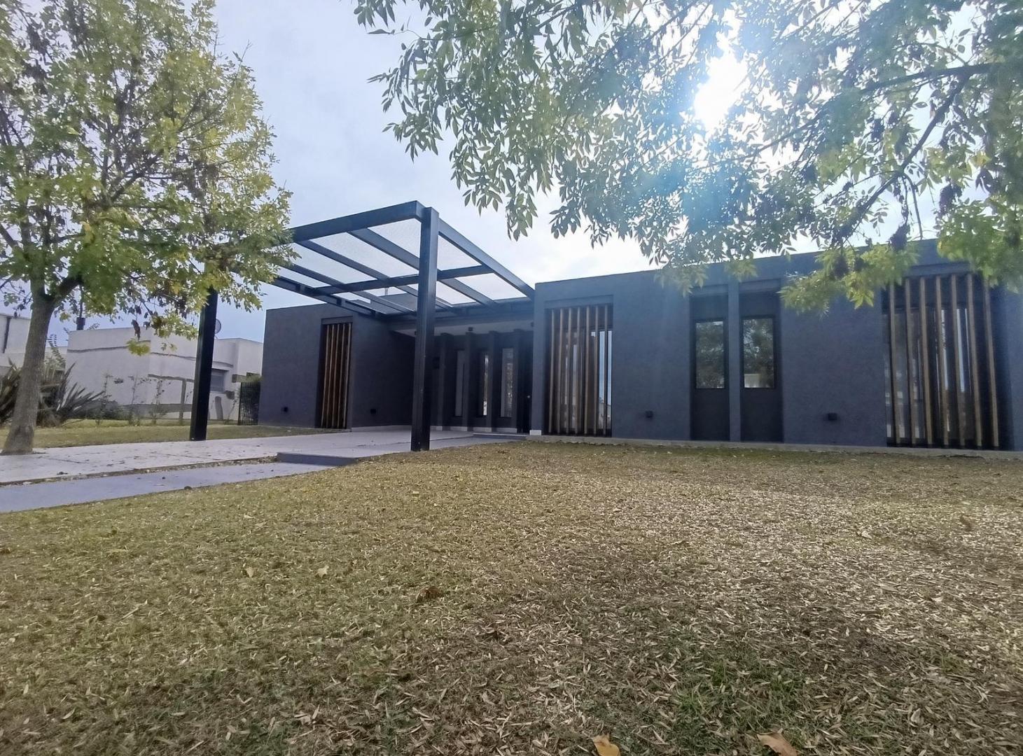 Foto de VENTA CASA A ESTRENAR HARAS SANTA MARIA 5 AMBIENTES LOTE 737MTS, imagen 5