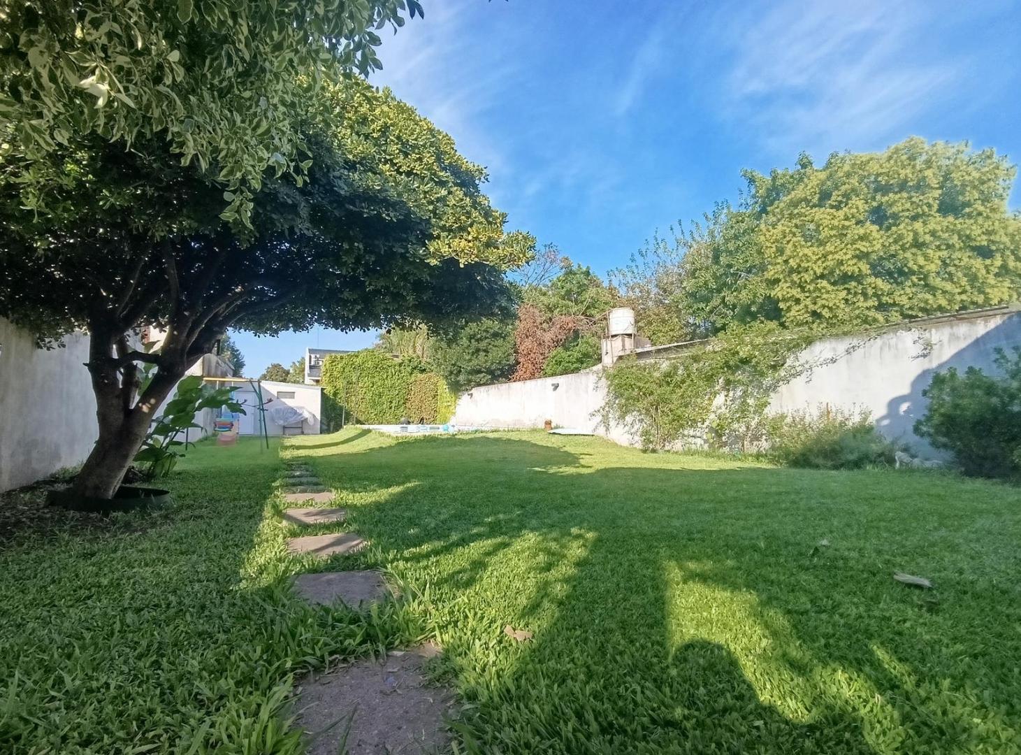 Foto de VENTA CASA 5 AMBIENTES DON TORCUATO PILETA LOTE 500MTS, imagen 4