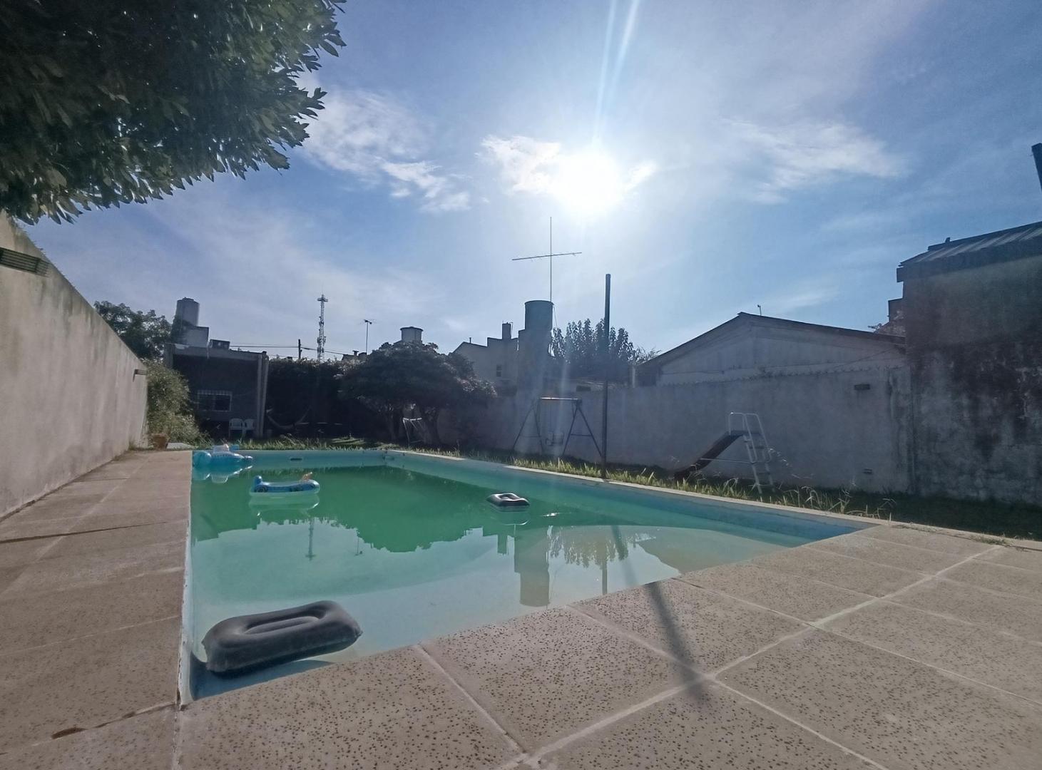 Foto de VENTA CASA 5 AMBIENTES DON TORCUATO PILETA LOTE 500MTS, imagen 3