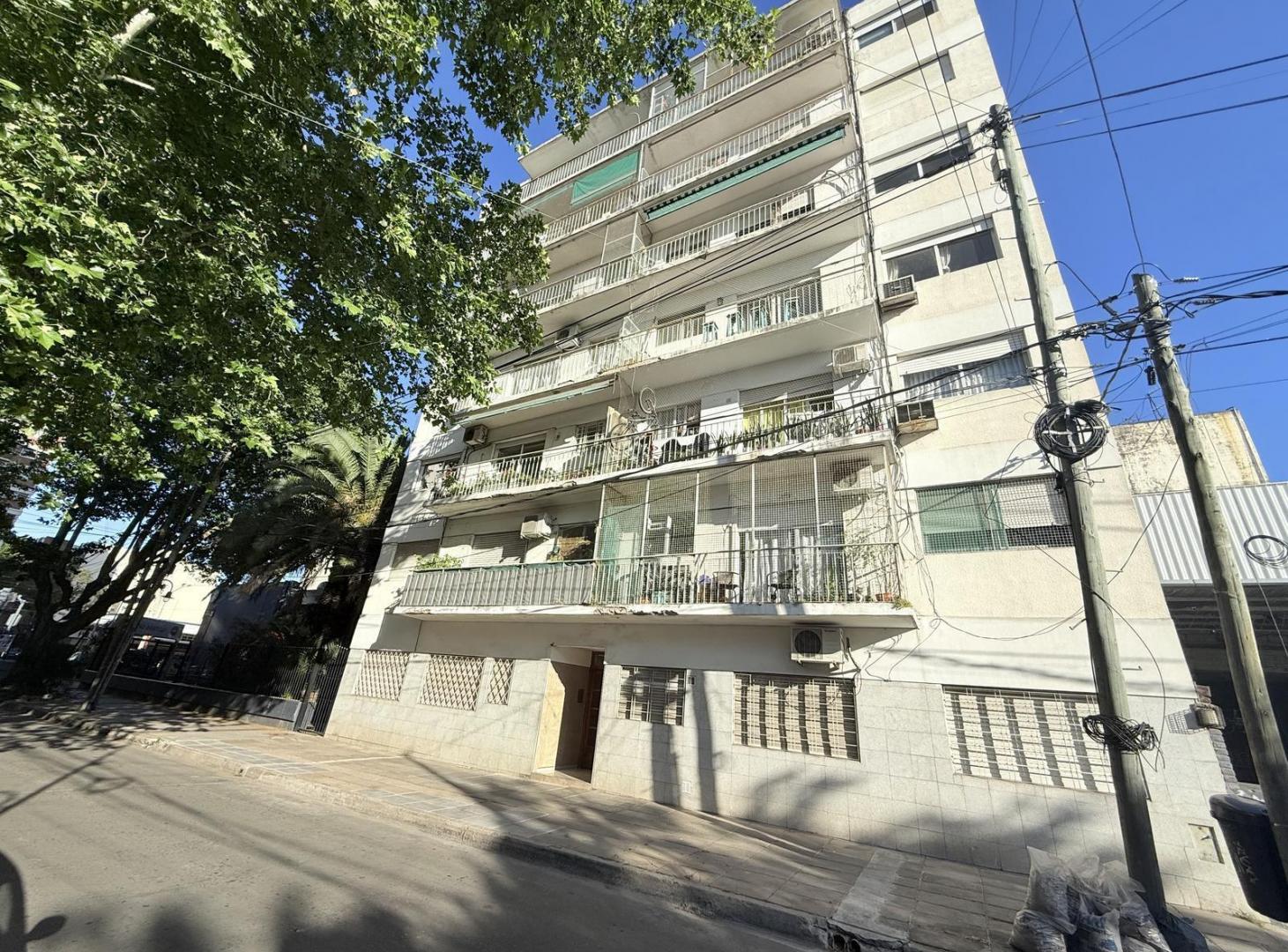 Foto de VENTA DEPARTAMENTO 2 AMBIENTES VICENTE LOPEZ, a metros de Av Maipu, imagen 1