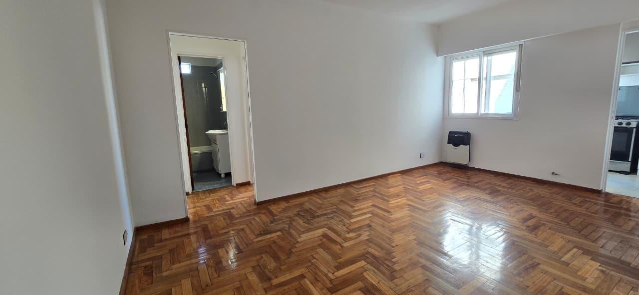 Foto de VENTA DEPARTAMENTO 2 AMBIENTES VICENTE LOPEZ, a metros de Av Maipu, imagen 2