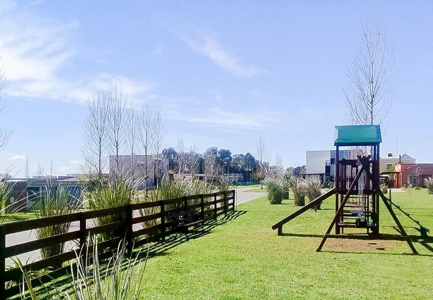 Foto de Terreno Barrio Privado Santa Emilia, imagen 1