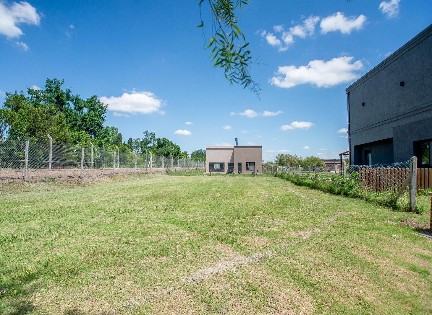 Foto de Terreno Barrio Privado Santa Emilia, imagen 4
