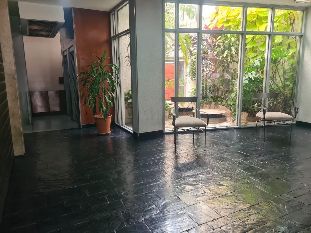 Foto de Venta Depto 3amb c/Dep. Cochera Baulera Martinez, imagen 2