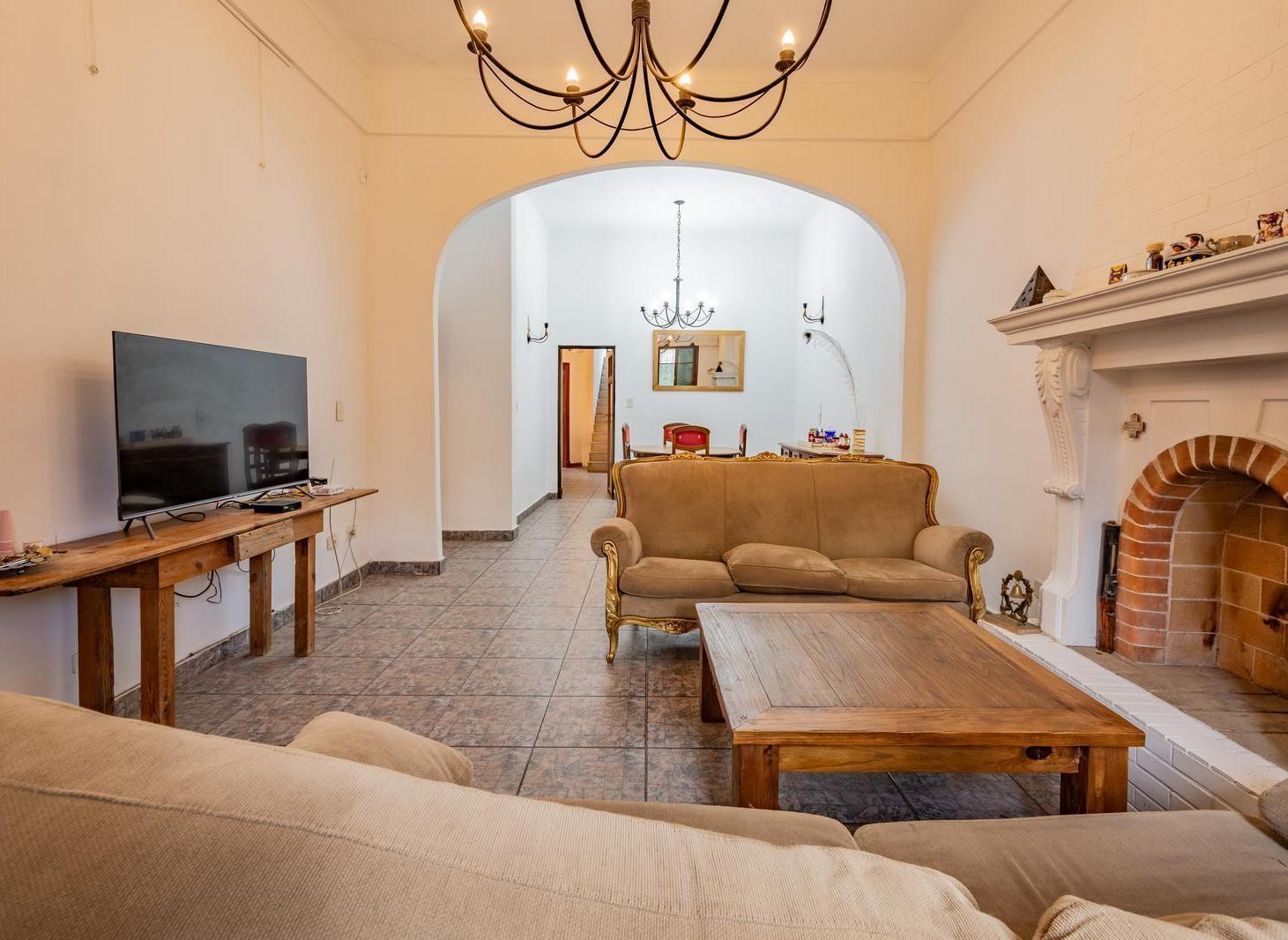 Foto de Venta Casa 5 amb con Pileta Cochera Vicente Lopez, imagen 5