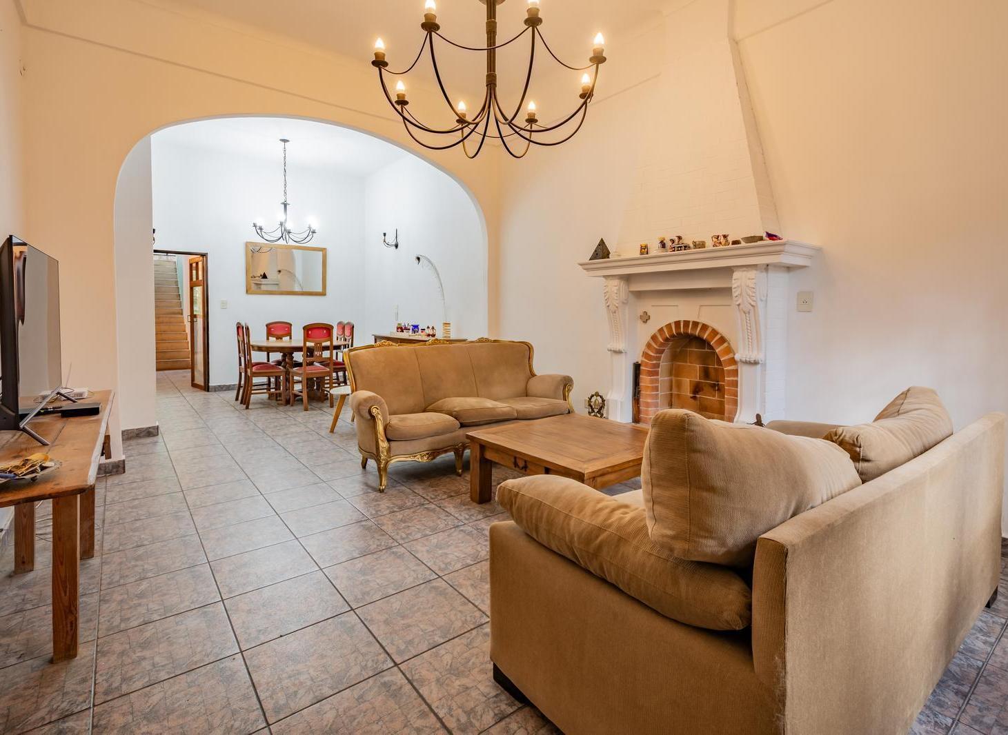 Foto de Venta Casa 5 amb con Pileta Cochera Vicente Lopez, imagen 4