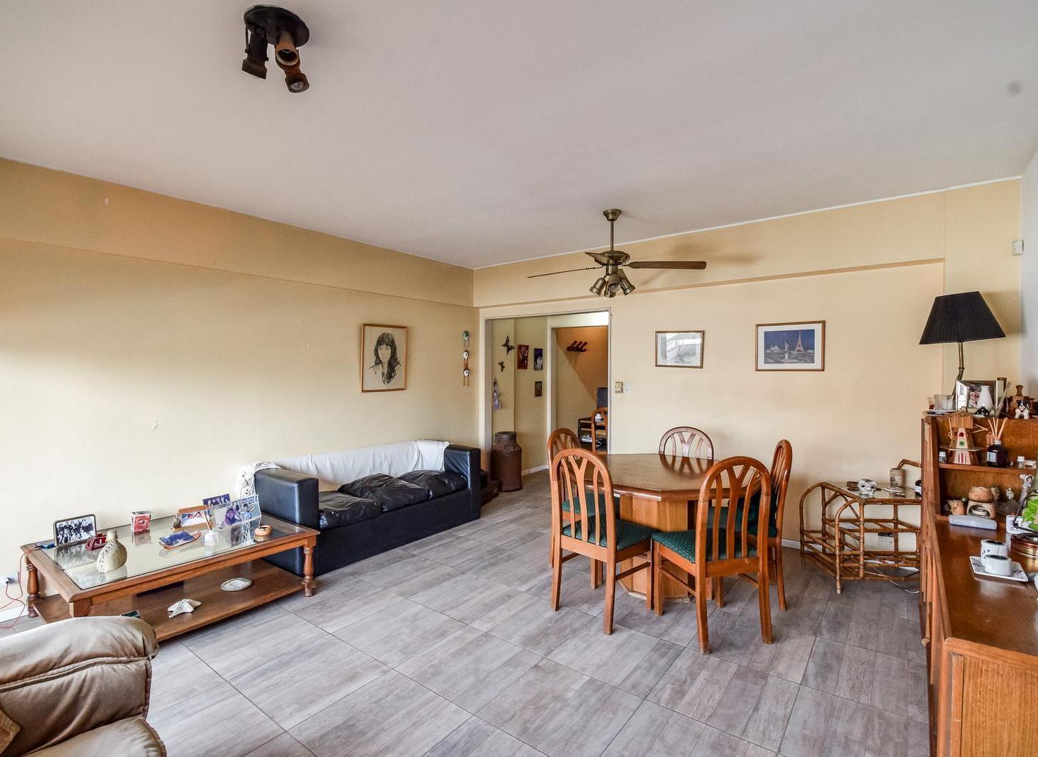 Foto de VENTA DEPARTAMENTO 4 AMBIENTES CON DEPENDENCIA BALCON COCHERA BELGRANO, imagen 1