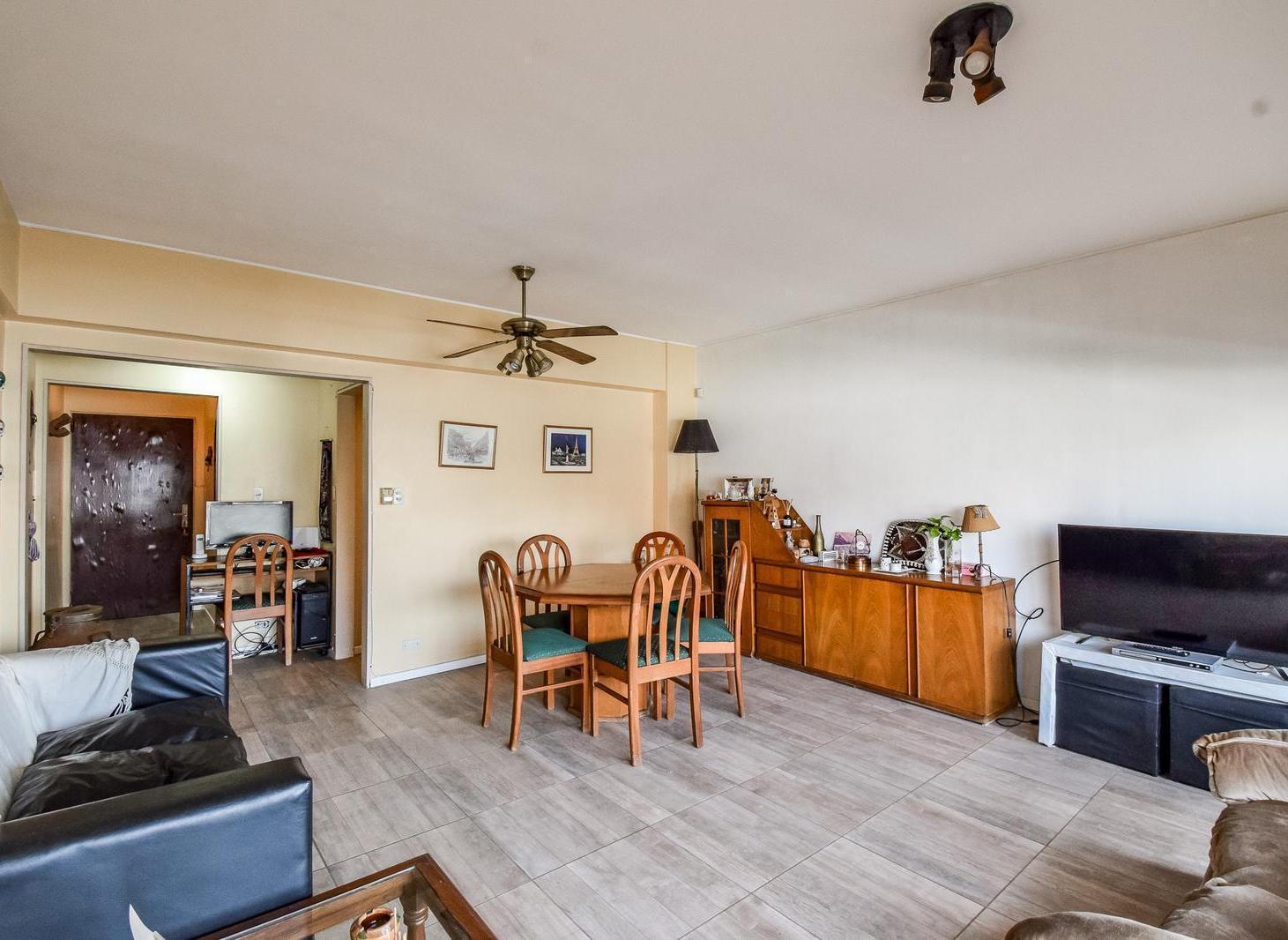 Foto de VENTA DEPARTAMENTO 4 AMBIENTES CON DEPENDENCIA BALCON COCHERA BELGRANO, imagen 3