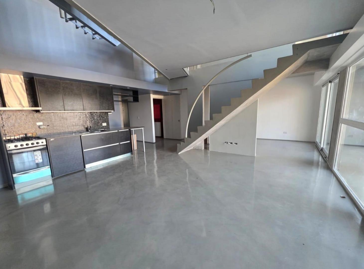 Foto de VENTA DEPTO DUPLEX. 3 AMB. COCHERA Y TERRAZA PROPIA. VICENTE LOPEZ, imagen 2