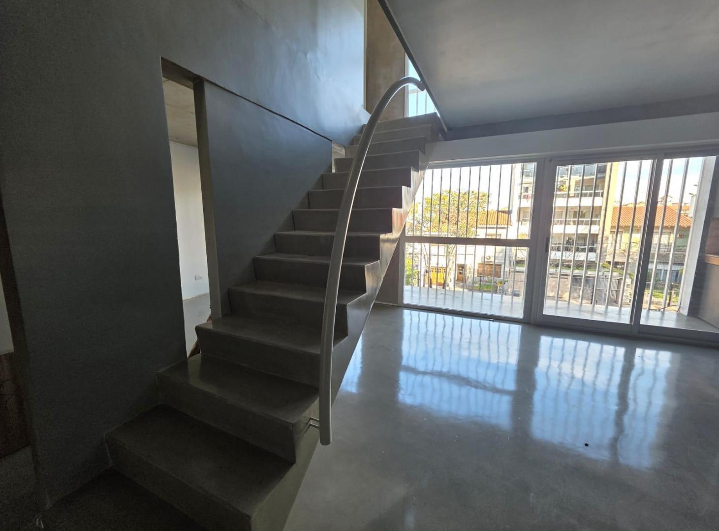 Foto de VENTA DEPTO DUPLEX. 3 AMB. COCHERA Y TERRAZA PROPIA. VICENTE LOPEZ, imagen 1