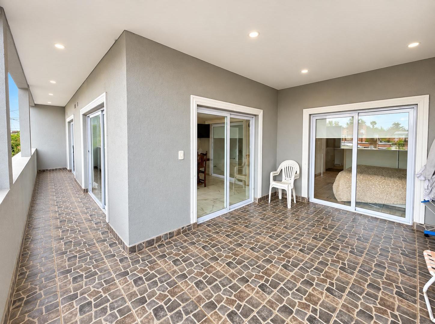 Foto de VENTA CASA 5 AMBIENTES + LOCAL COMERCIAL EN MAQUINISTA SAVIO, imagen 4