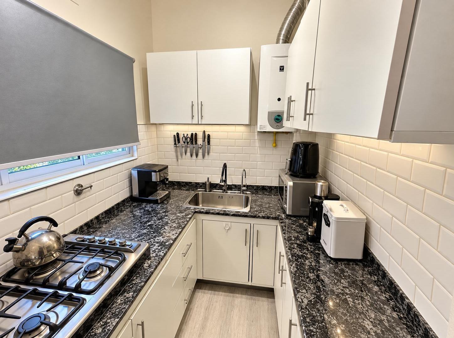 Foto de VENTA PH 3 AMB EN VILLA DEL PARQUE CON TERRAZA, QUINCHO Y PARRILLA, imagen 3