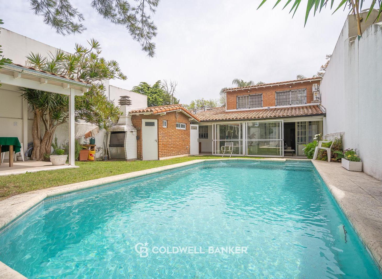 Foto de Casa en venta 4 ambientes con jardín pileta y quincho OLIVOS, imagen 2