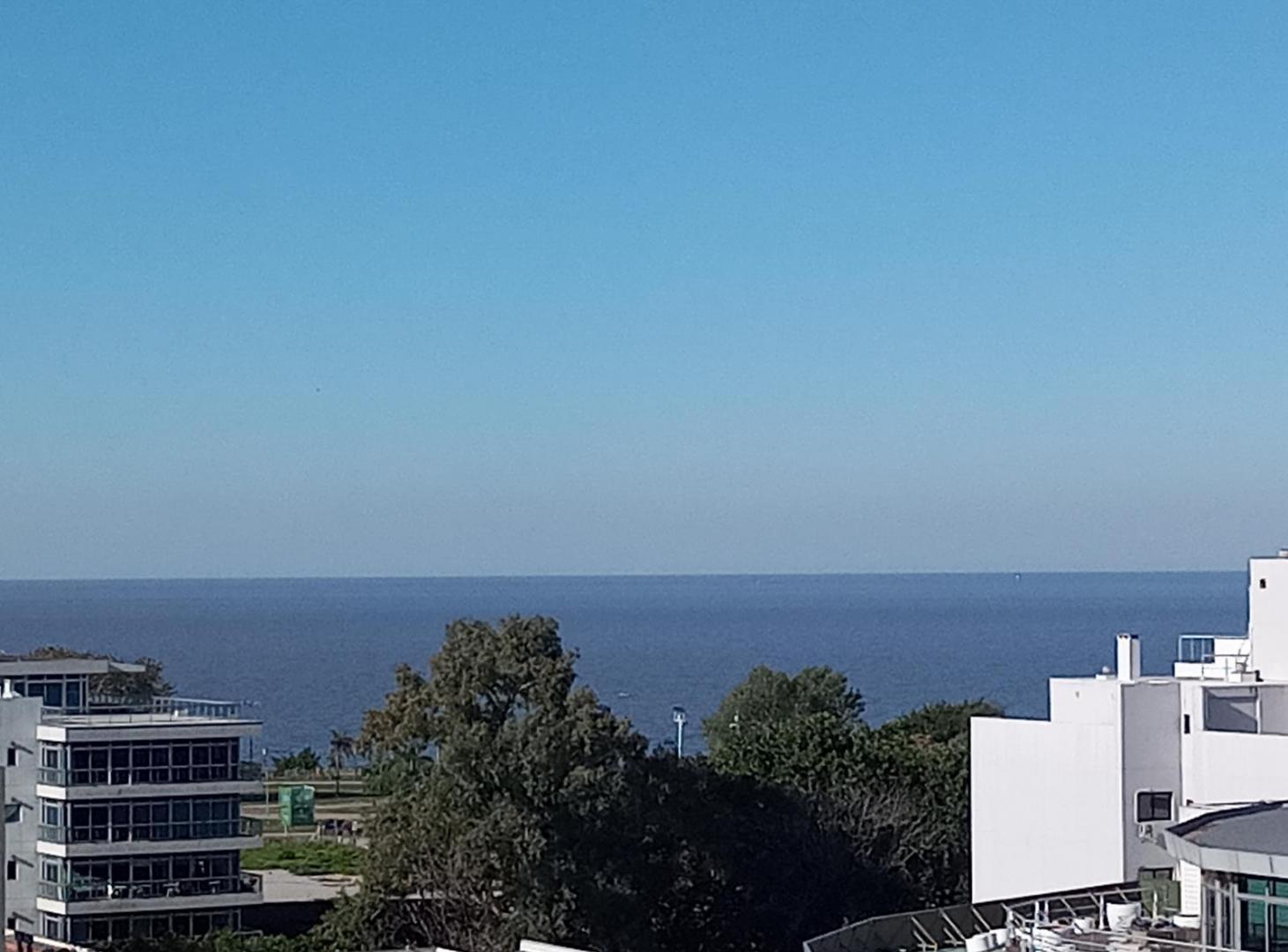 Foto de Venta Dpto 2 Amb. al rio sobre Libertador - Vte. Lopez, imagen 2