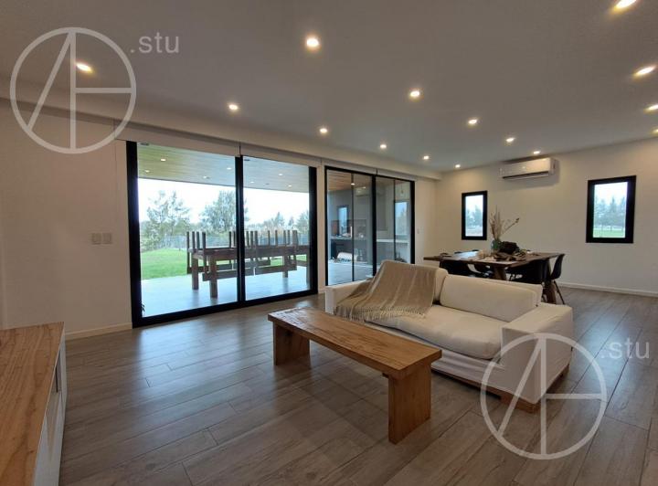 CASA EN VENTA EN NAUDIR AGUAS PRIVADAS ESCOBAR 1