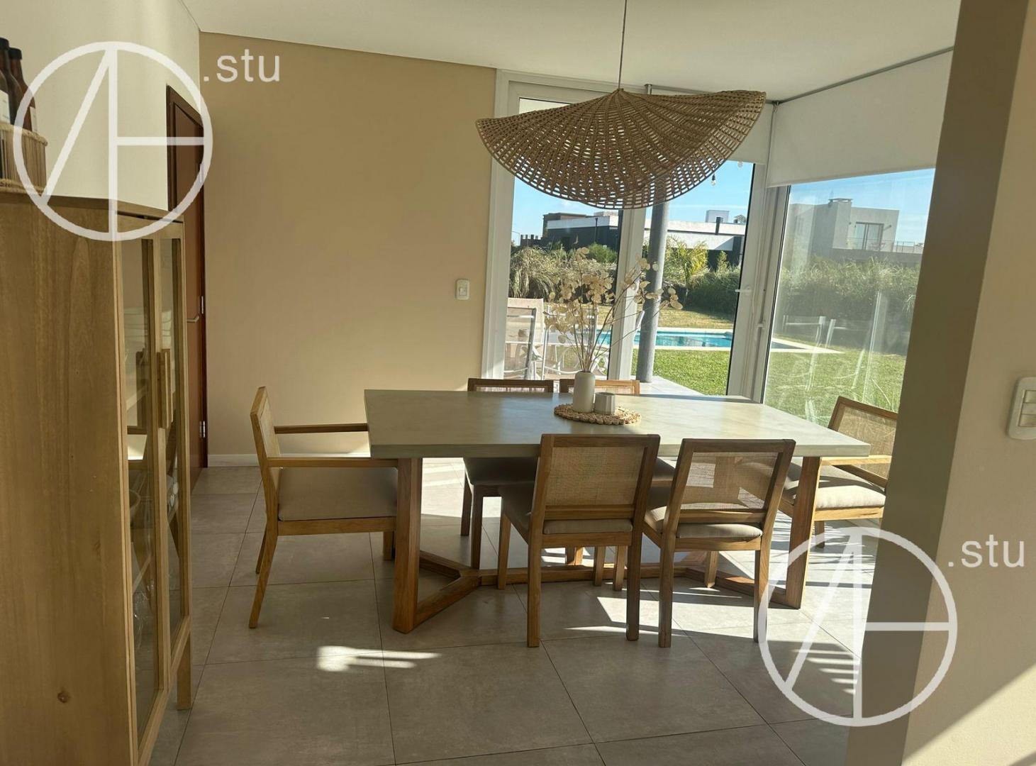 Casa en venta 5 ambientes con pileta barrio Vistas Puertos Escobar