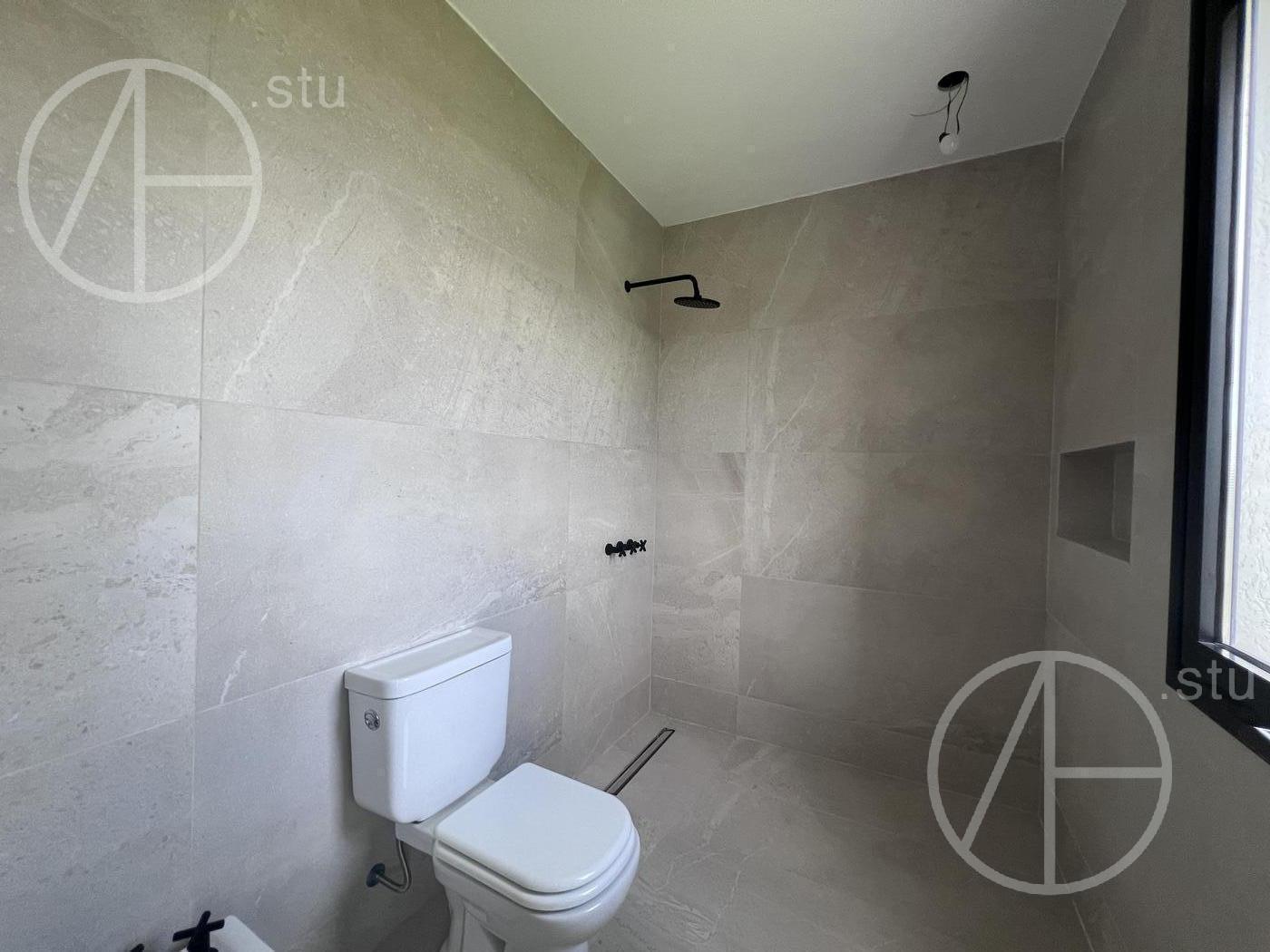 Casa en venta con 4 dormitorios al lago en Santa Ana, Villanueva