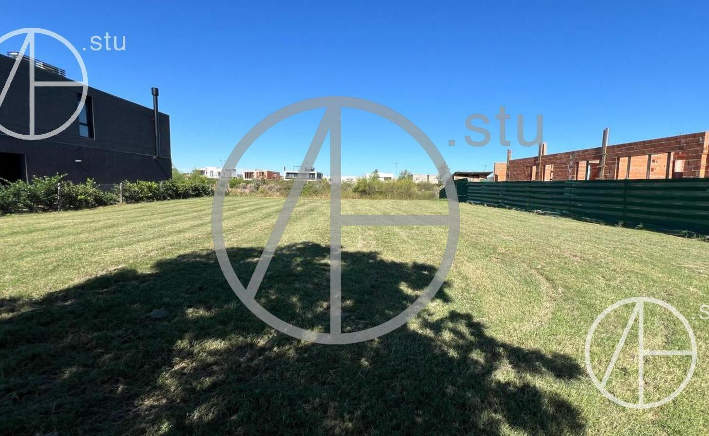 Lote en venta al agua en Muelles Puertos Escobar