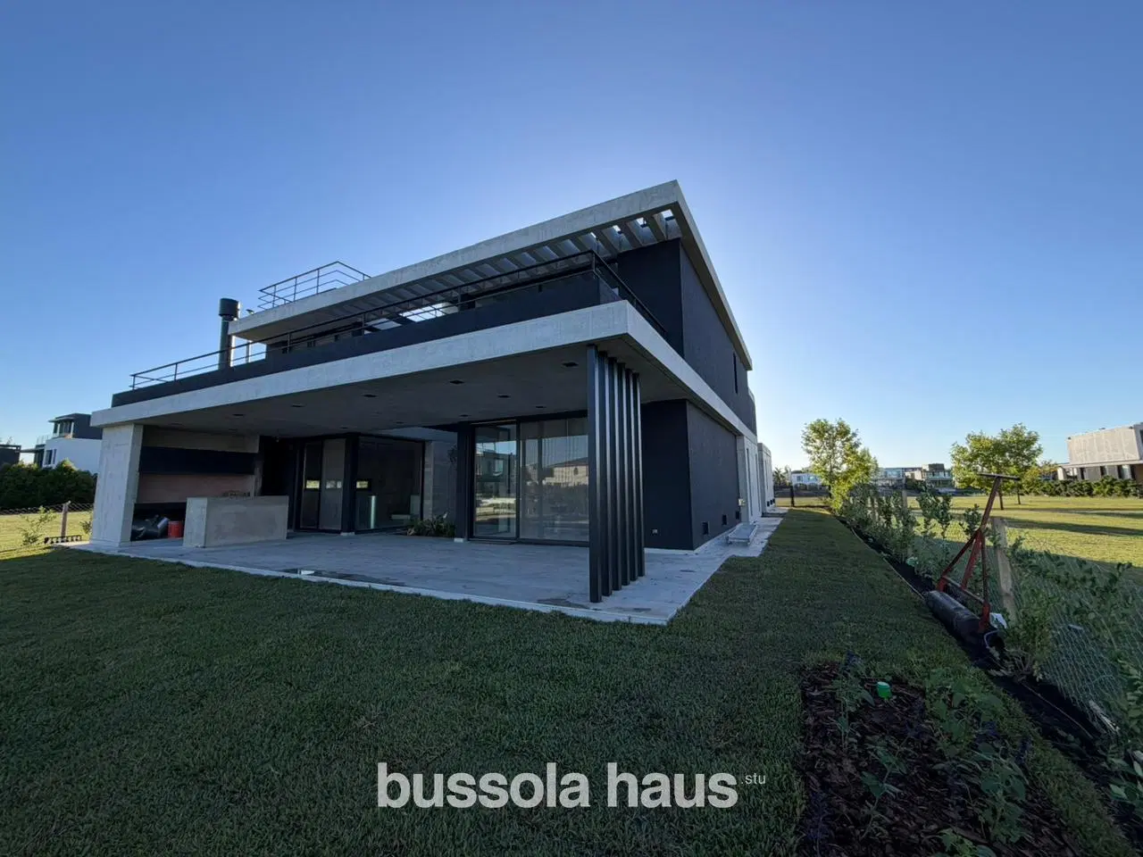 Casa al lago en venta 3 dormitorios en Virazon 2