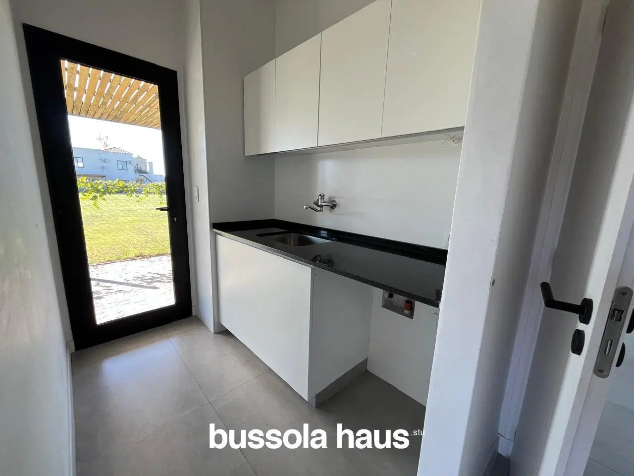 Casa en venta 3 dormitorios al río en Barrio El Canal 2