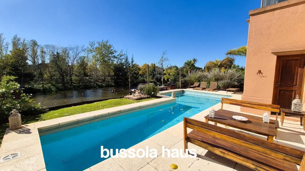 Casa en alquiler amoblada al lago en Las Glorietas Nordelta 2