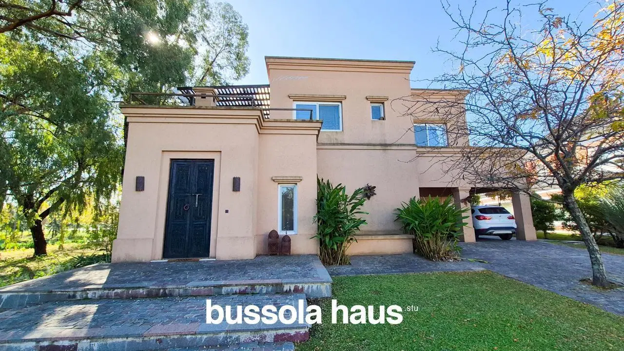 Casa en alquiler amoblada al lago en Las Glorietas Nordelta 5