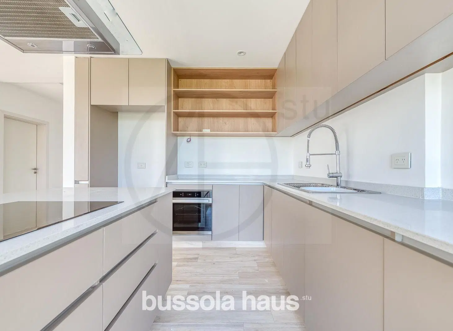 Casa en venta 6 ambientes al lago Costas Puertos Escobar 3