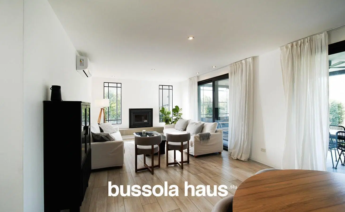 Casa en venta de 5 ambientes al lago con pileta y cochera en Cantón Norte Escobar 5