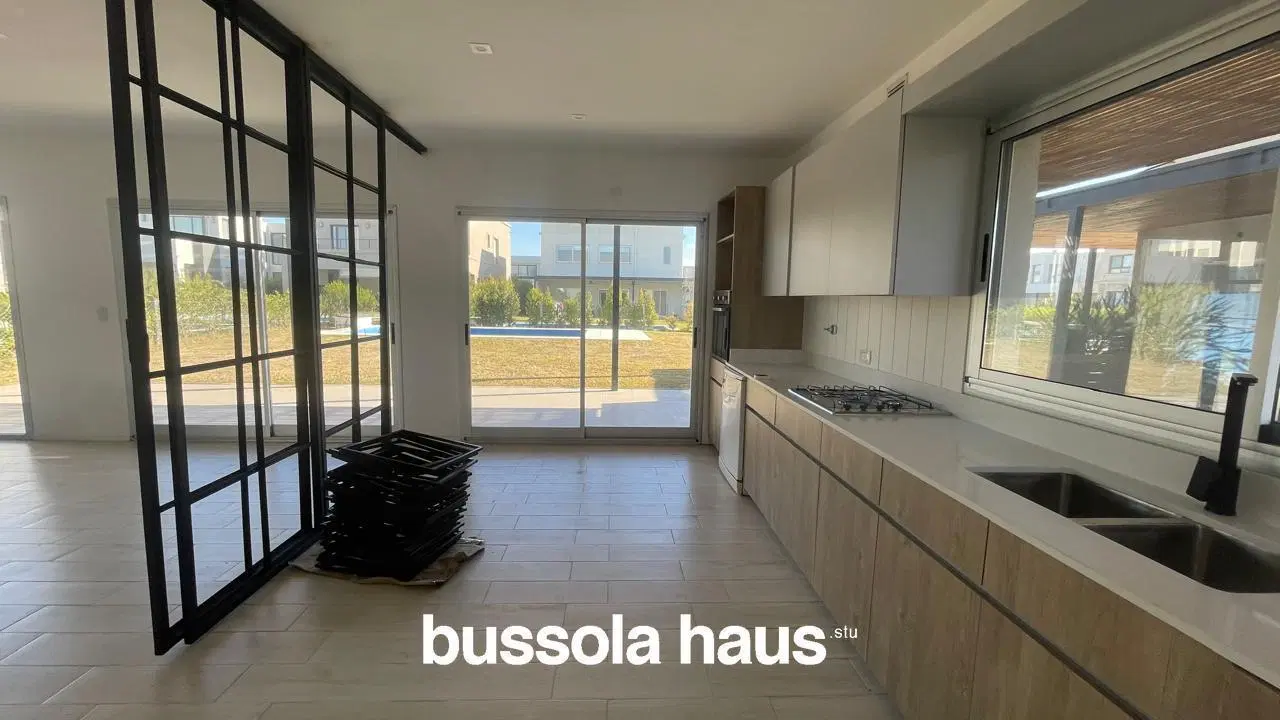 Casa 3 dormitorios lote interno en Carpinchos Nordelta 3