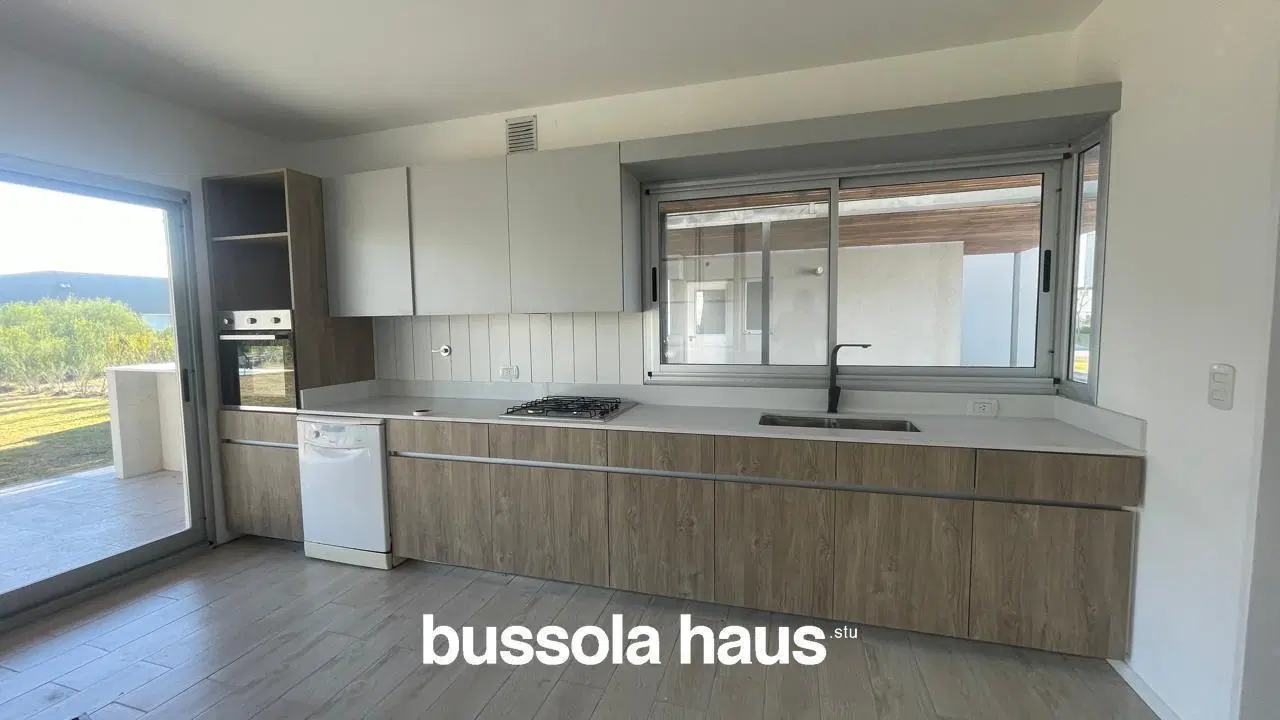 Casa 3 dormitorios lote interno en Carpinchos Nordelta 2