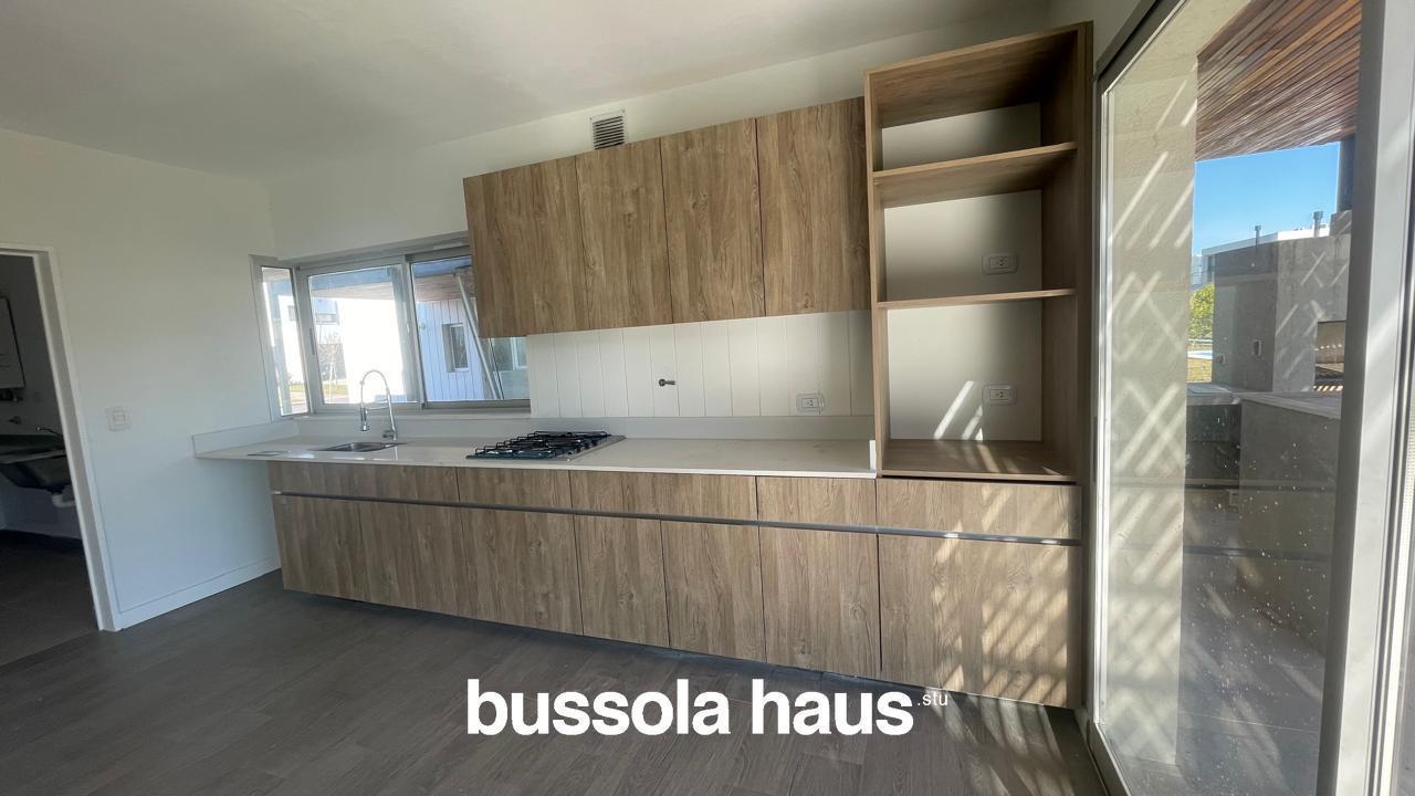 Foto de Casa 4 dormitorios en lote interno en Carpinchos Nordelta, imagen 4