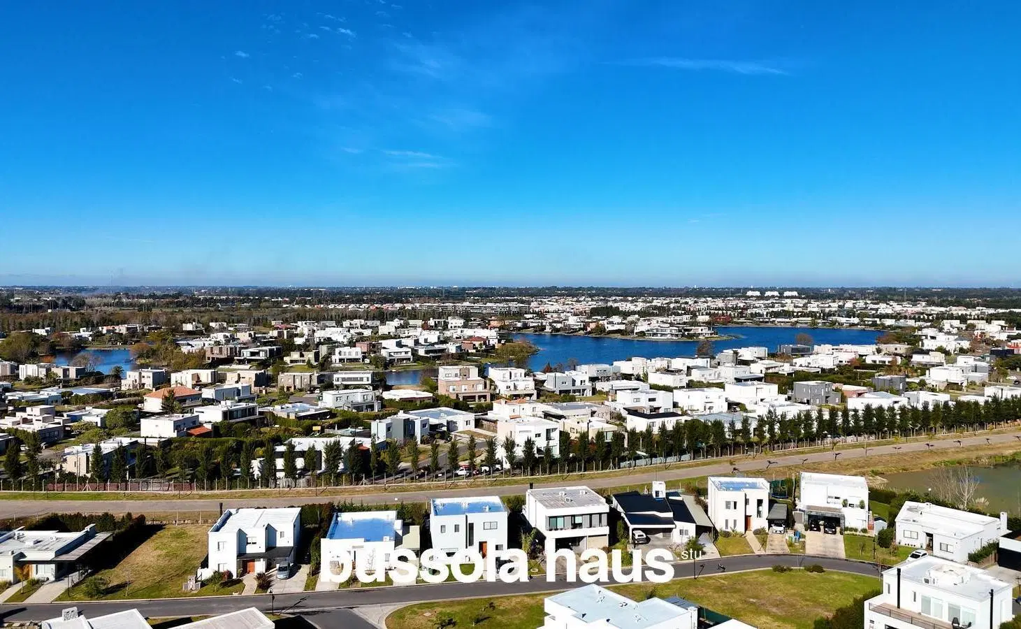 Casa en venta 4 dormitorios lote interno con pileta en Vila Marina Villanueva 4