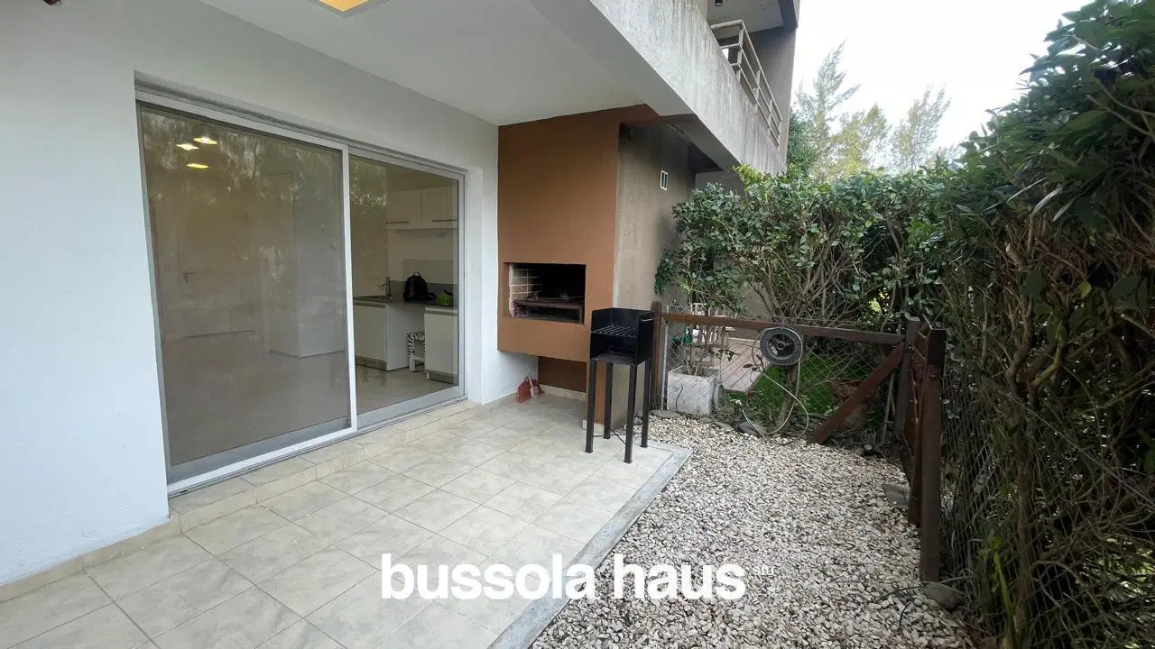 Departamento dos ambientes planta baja con jardín en Sendero 2