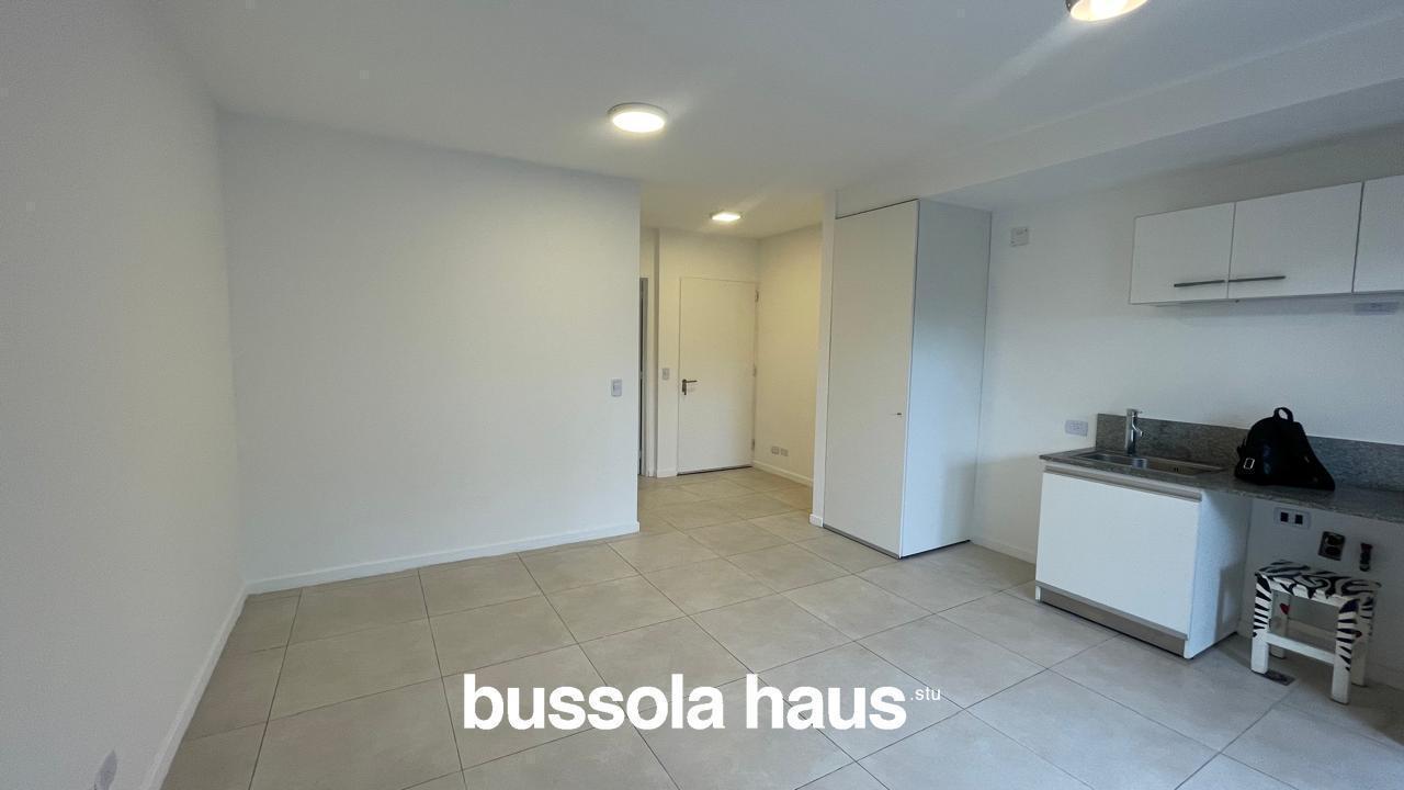 Foto de Departamento dos ambientes planta baja con jardín en Sendero, imagen 4