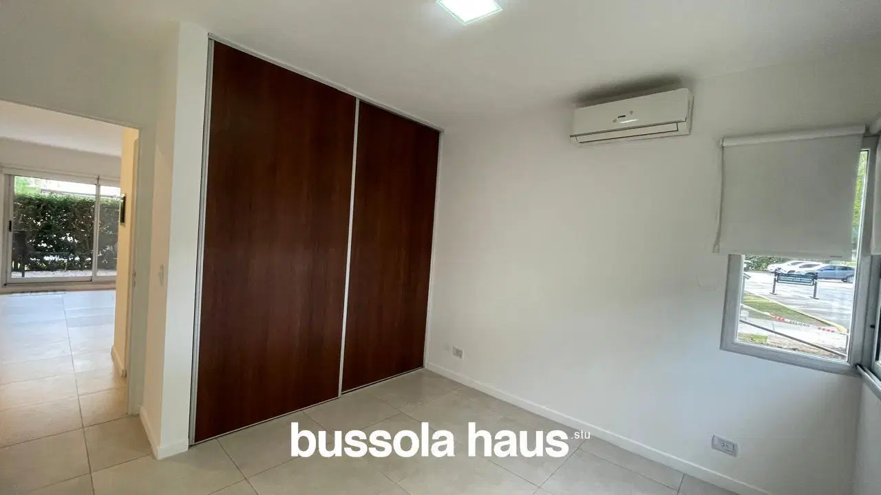 Departamento dos ambientes planta baja con jardín en Sendero 8