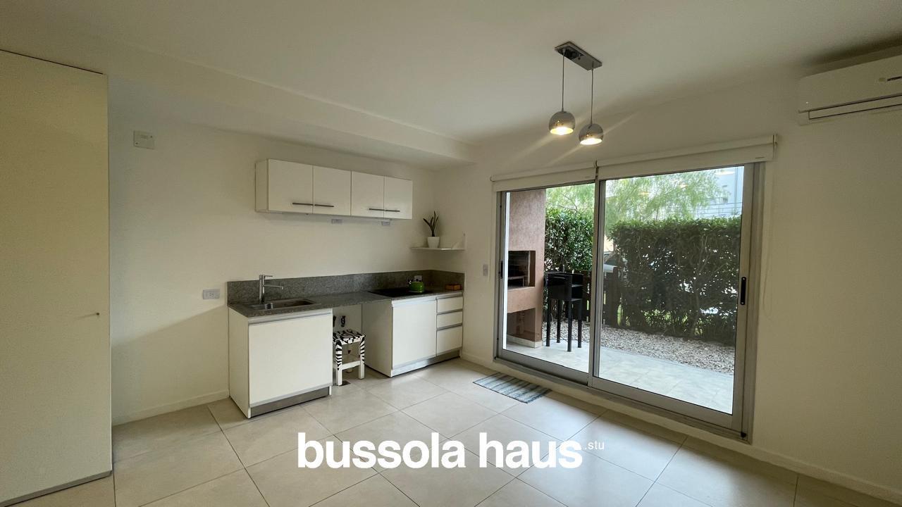 Foto de Departamento dos ambientes planta baja con jardín en Sendero, imagen 5