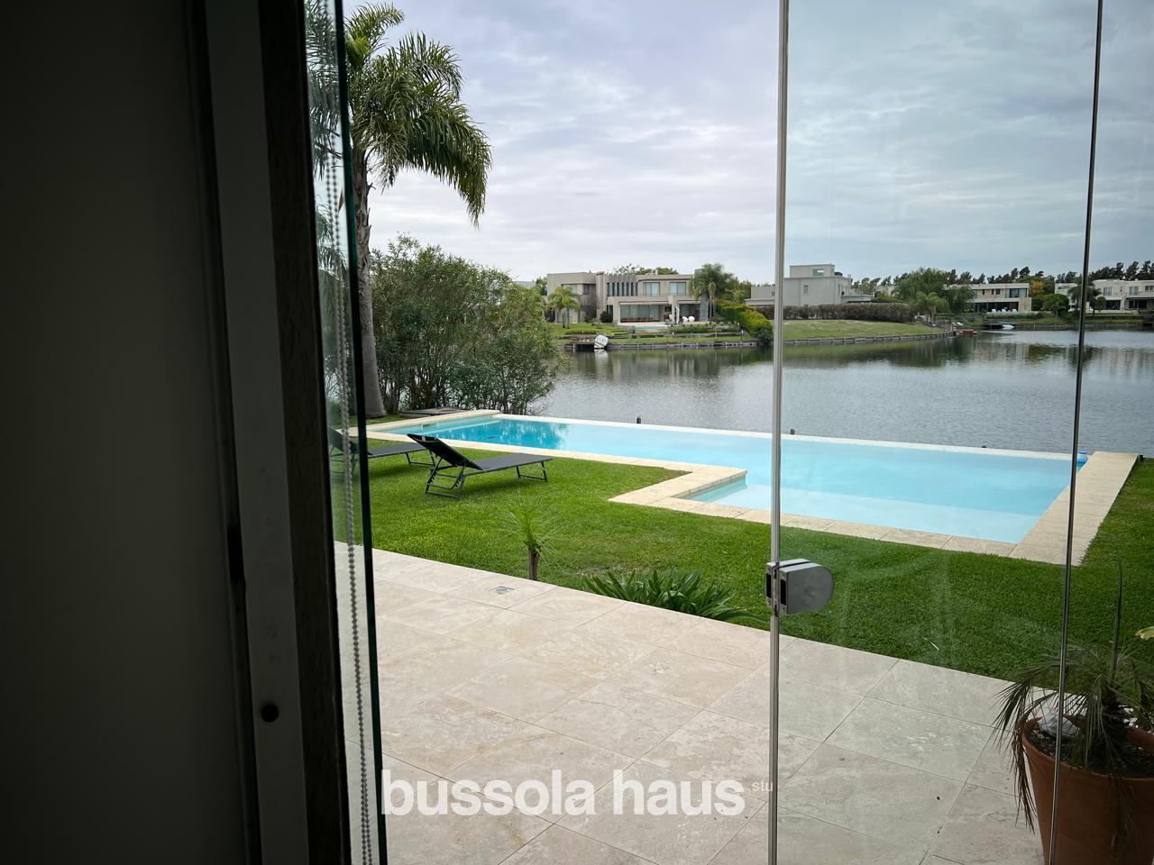 Foto de Casa en Alquiler 4 dormitorios amoblada al lago en Los Alisos Nordelta., imagen 2